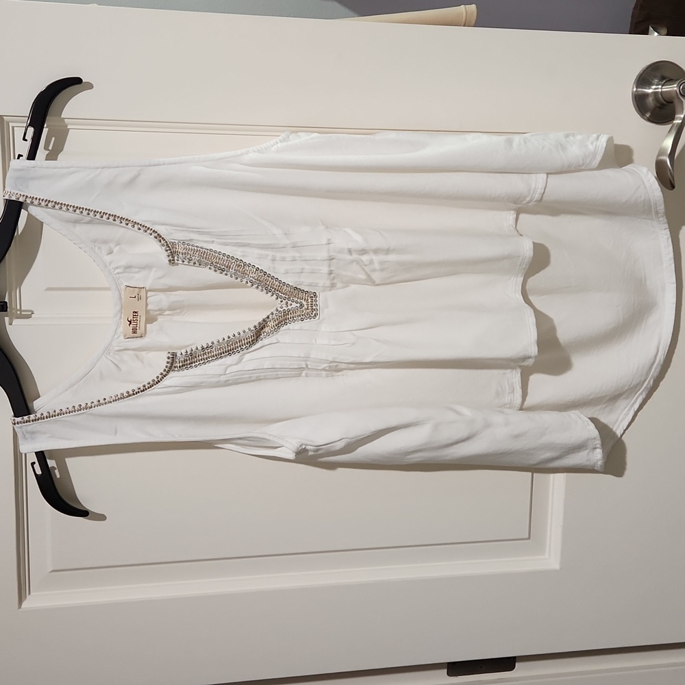 Hollister Hi-Lo Sleeveless Fancy White Top with Embellishment